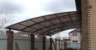 Навесы из поликарбоната к дому Сургут, цена от 3626 руб.